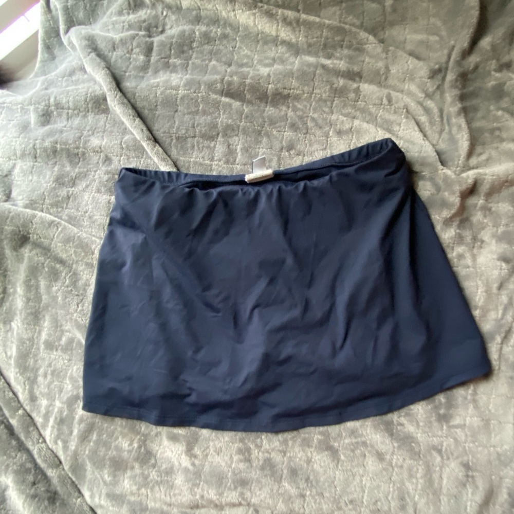 Nautica navy blue tennis skirt w built in shorts